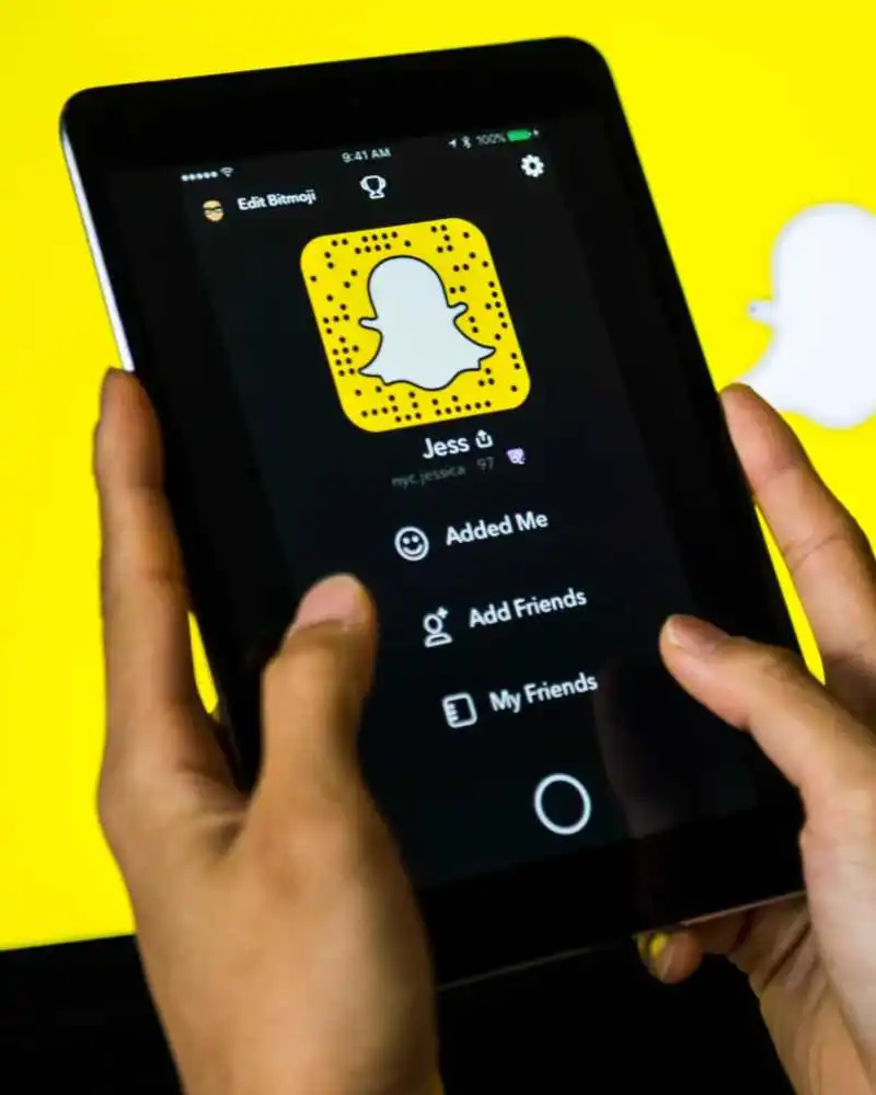 Snapchat MOD APK Cover